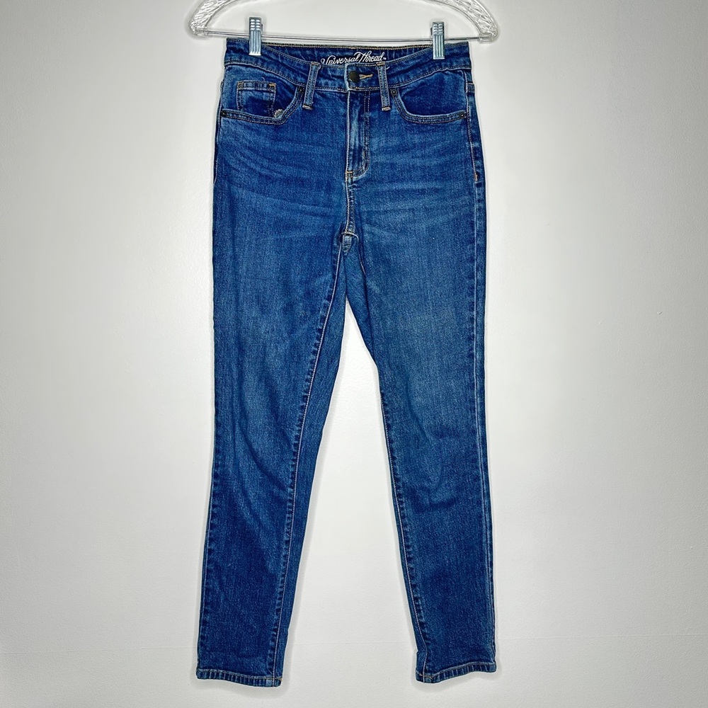 Universal Threads Denim High Rise Straight Slim Jeans